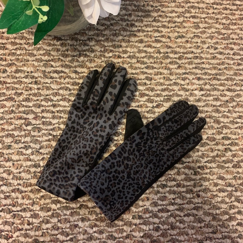 Jabberwocky cheetah print gloves